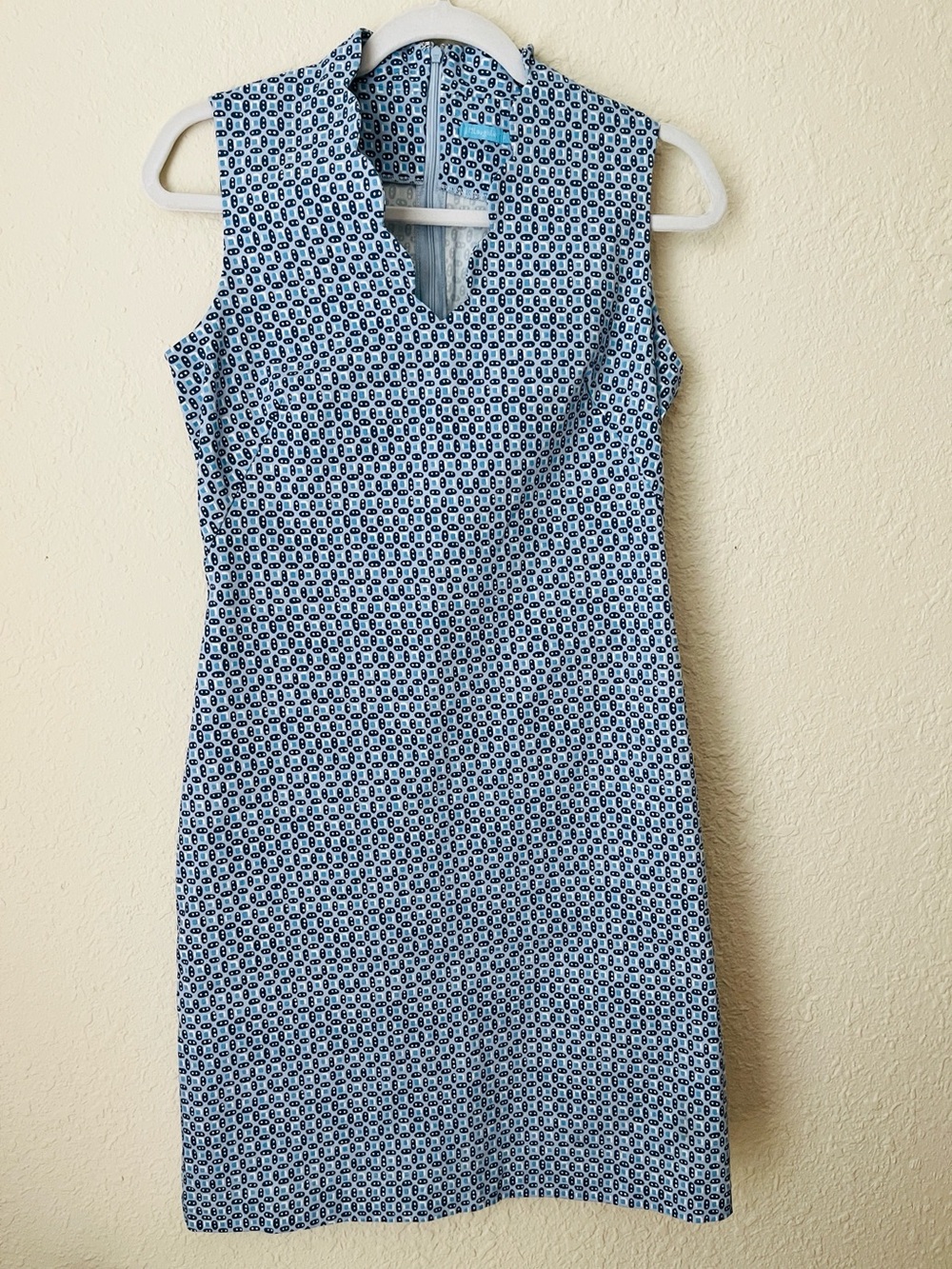 J. McLaughlin Navy and White Geometric Sleeveless Shift Dress